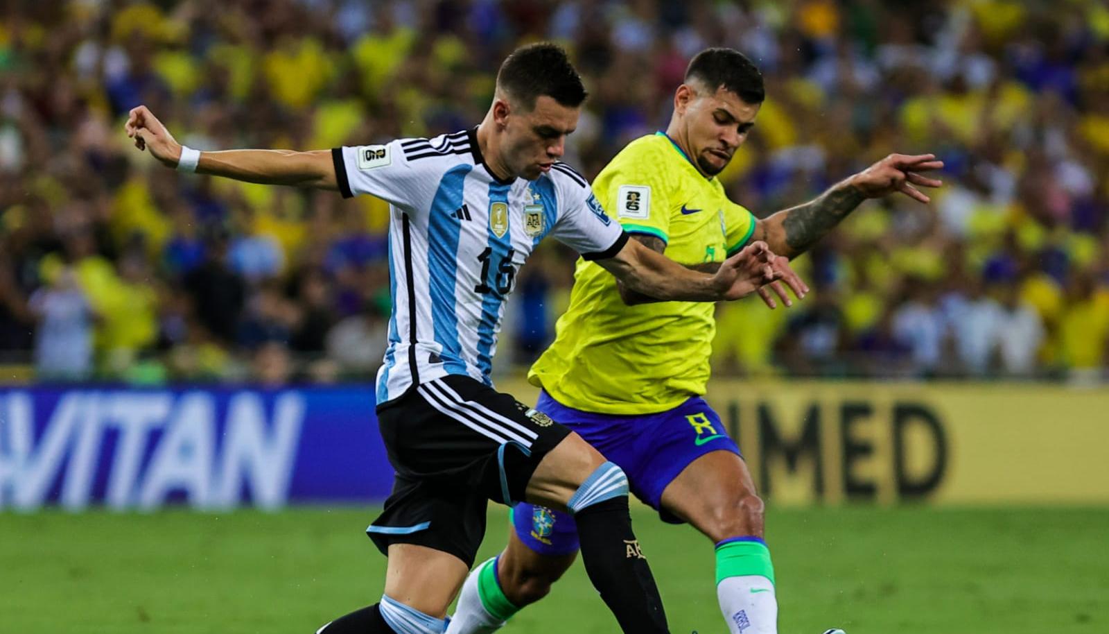 Jugadas en el partido Brasil - Argentina. 