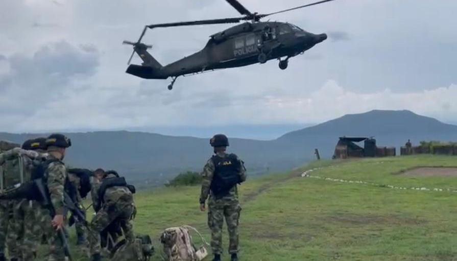 Fuerzas militares en la búsqueda de Luis Manuel Díaz.