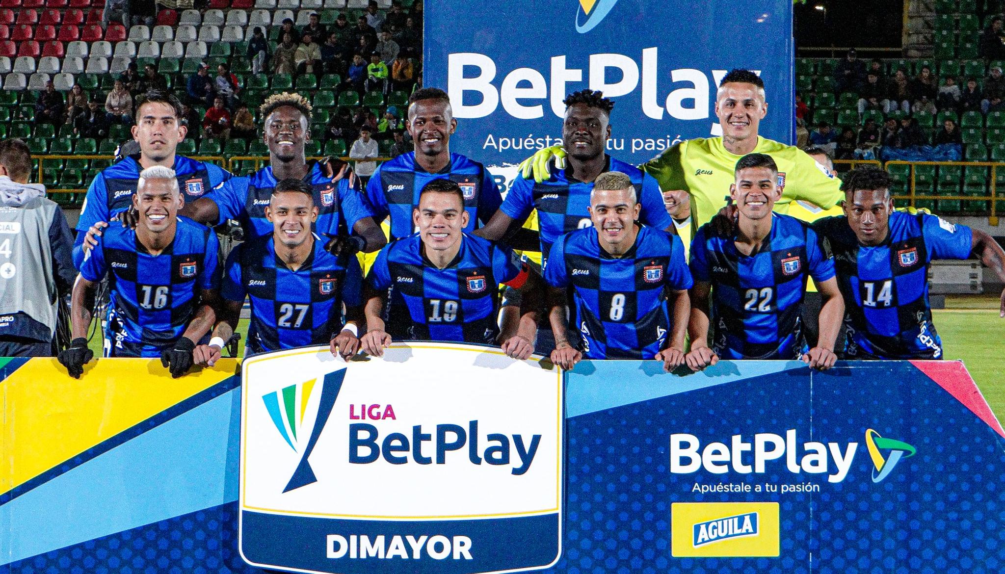 Jugadores del Boyacá Chicó antes de un partido de la presente temporada.