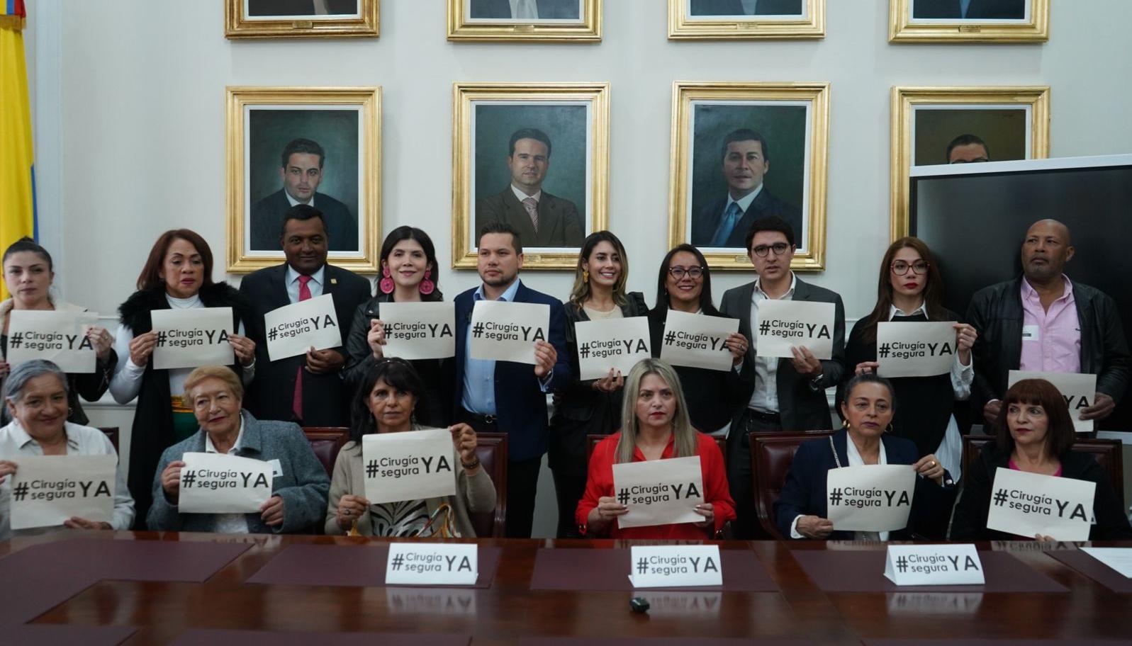 Varios congresistas se unieron en esta causa. 