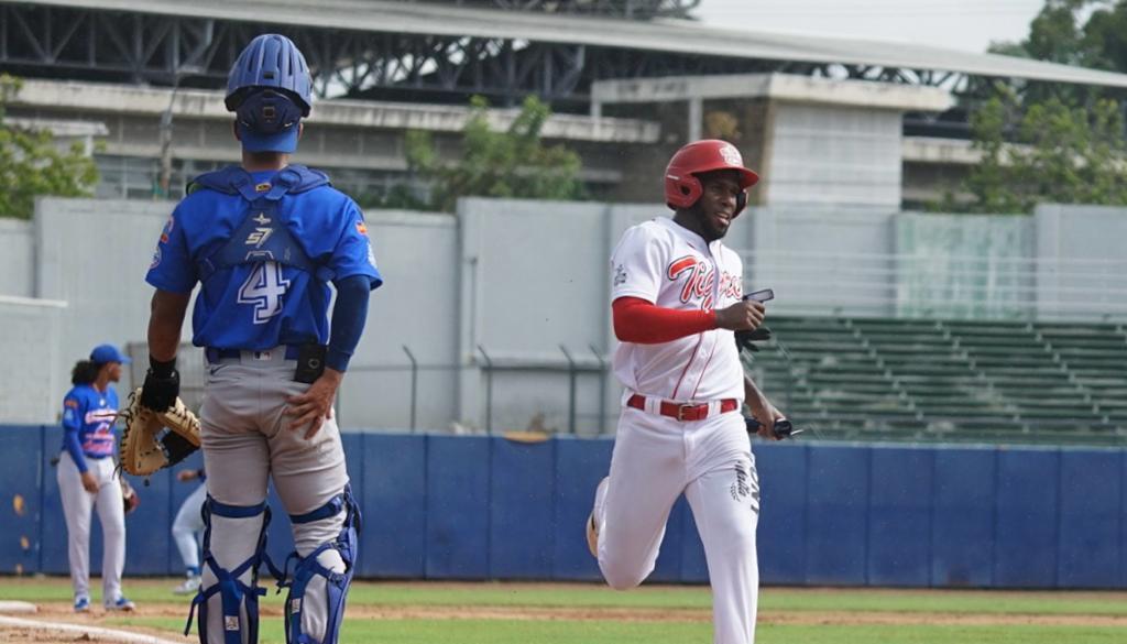 Tigres anotó cinco carreras en el segundo episodio.