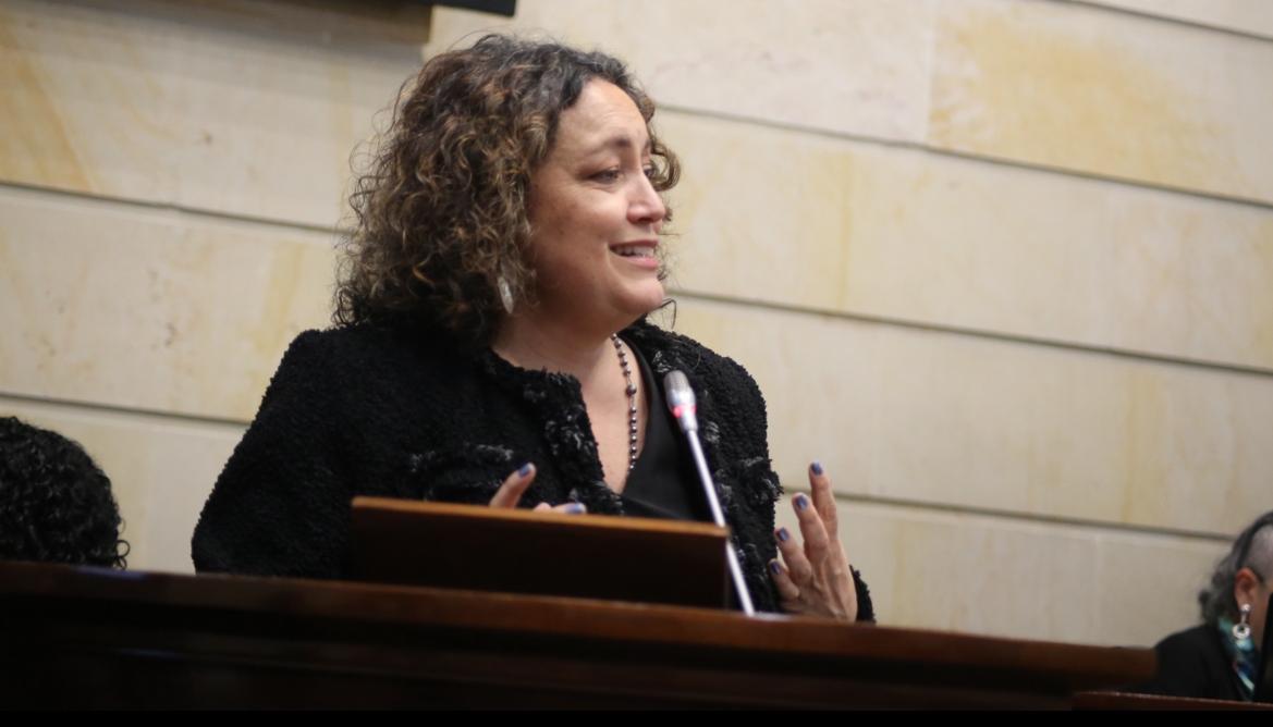 La senadora Angélica Lozano.