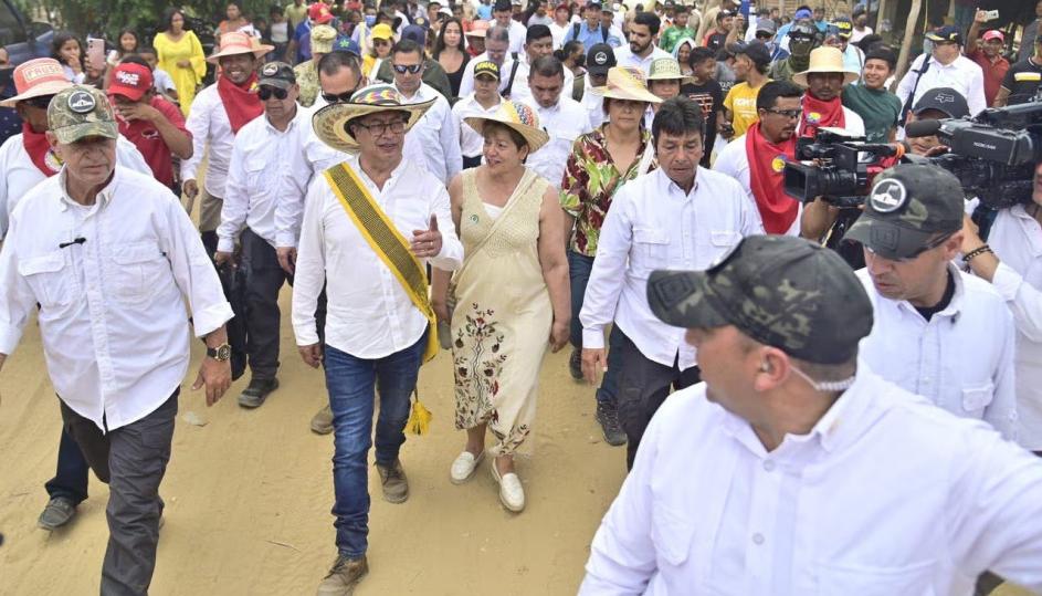 El Presidente Gustavo Petro en La Guajira tras la declaratoria de la emergencia económica que luego tumbó la Corte.