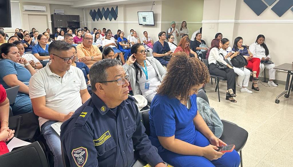 Reunión de trabajadores de la salud.