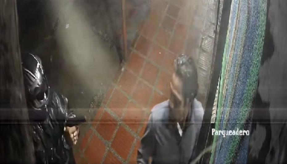 Momento del asesinato de Walter Díaz González.