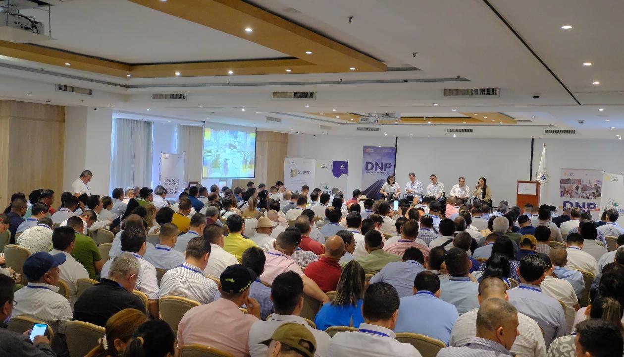 Primera reunión entre Planeación Nacional y varios alcaldes electos del país.