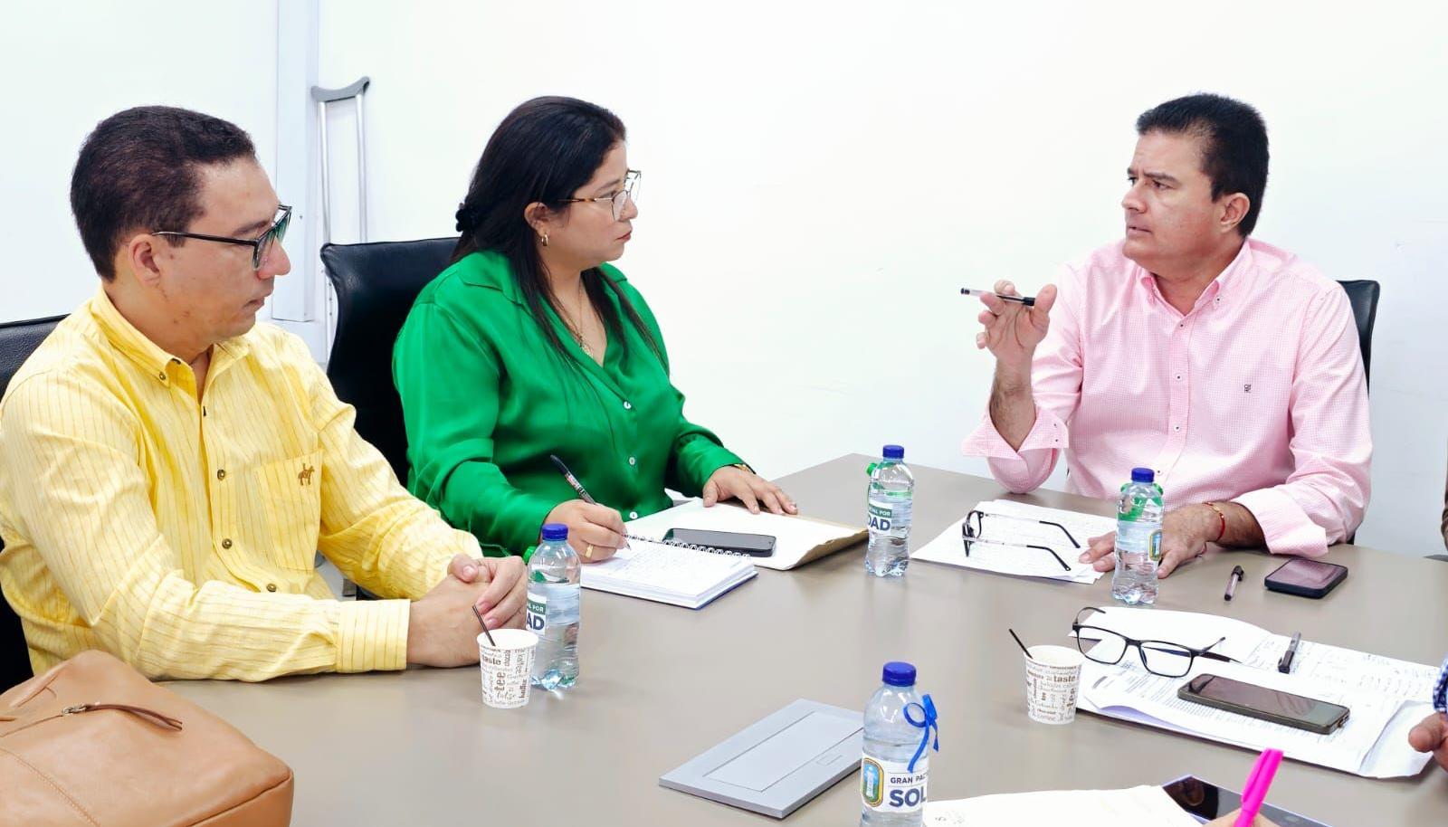 La mandataria electa Alcira Sandoval y el alcalde Rodolfo Ucrós