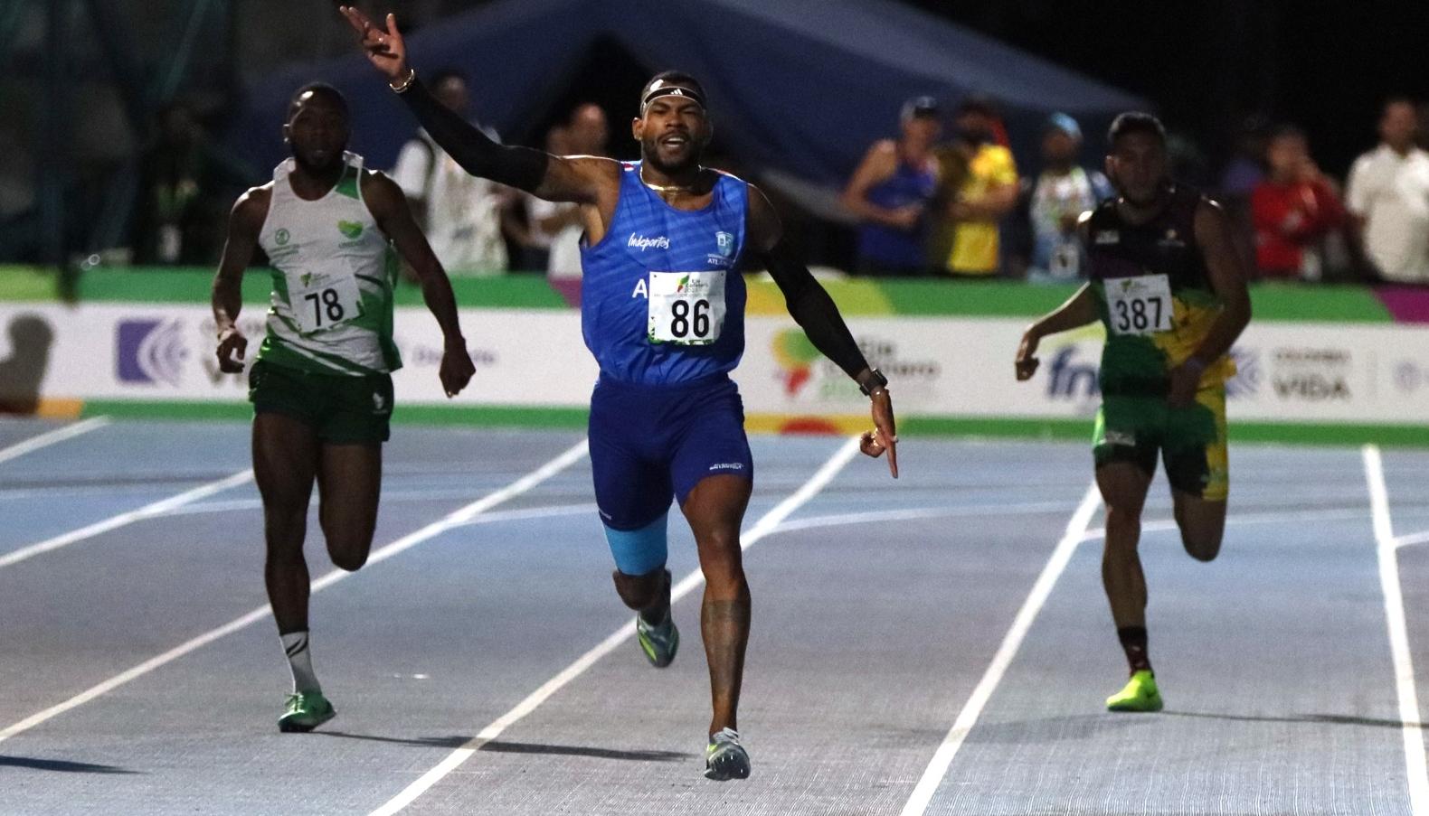 Antony Zambrano, ganador de la medalla de oro en los 400 metros. 