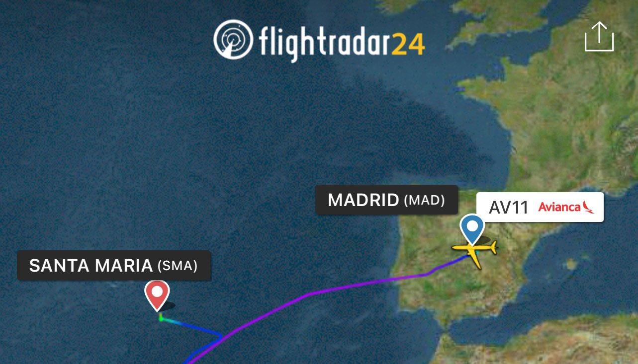 La aeronave de Avianca aterrizó en islas Azores.