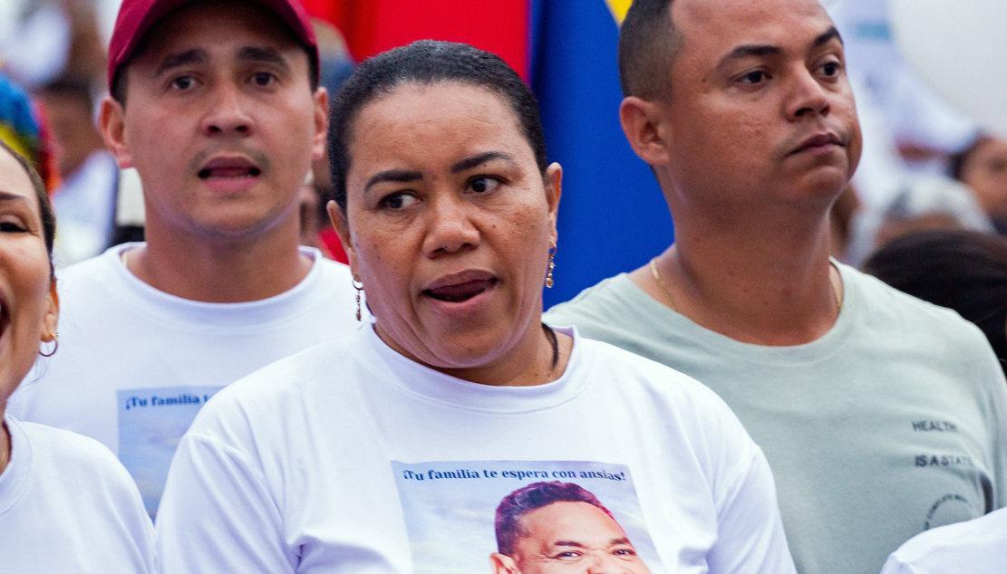 Cilenis Marulanda, madre de Luis Díaz, marchó el miércoles, en Barrancas, para pedir por la libertad de su esposo. 