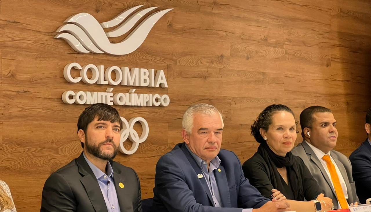 Jaime Pumarejo, Ciro Solano y Astrid Rodríguez durante la rueda de prensa este martes, en Bogotá. 