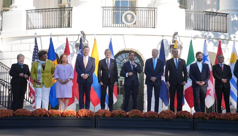 Biden con los líderes americanos que asisten a la cumbre en la Casa Blanca