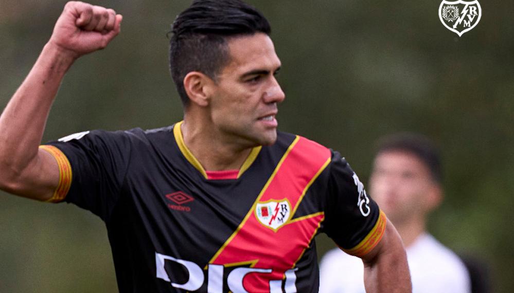Falcao marcó de penalti en el minuto 7 e hizo el segundo en el 15.  