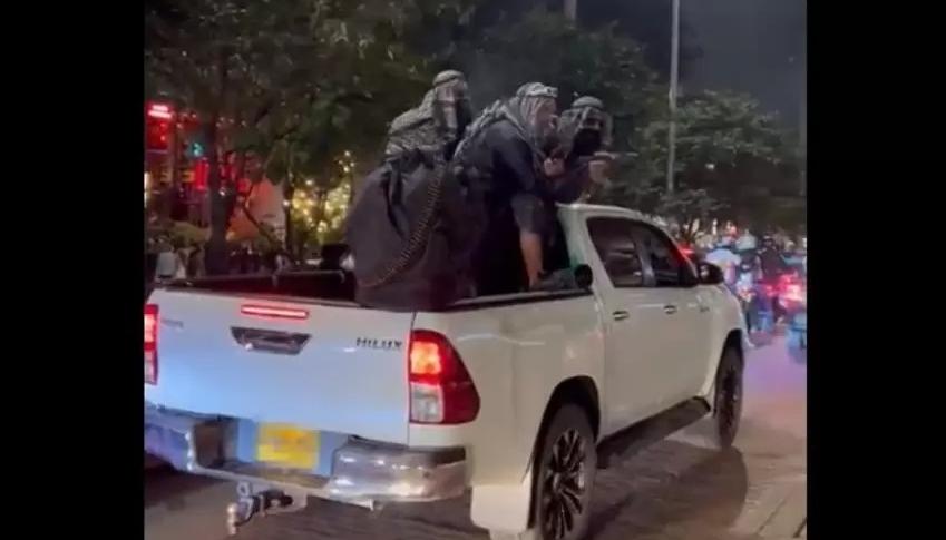 Uno de los disfraces de Hamás que condenó el embajador israelí Gali Dagan.
