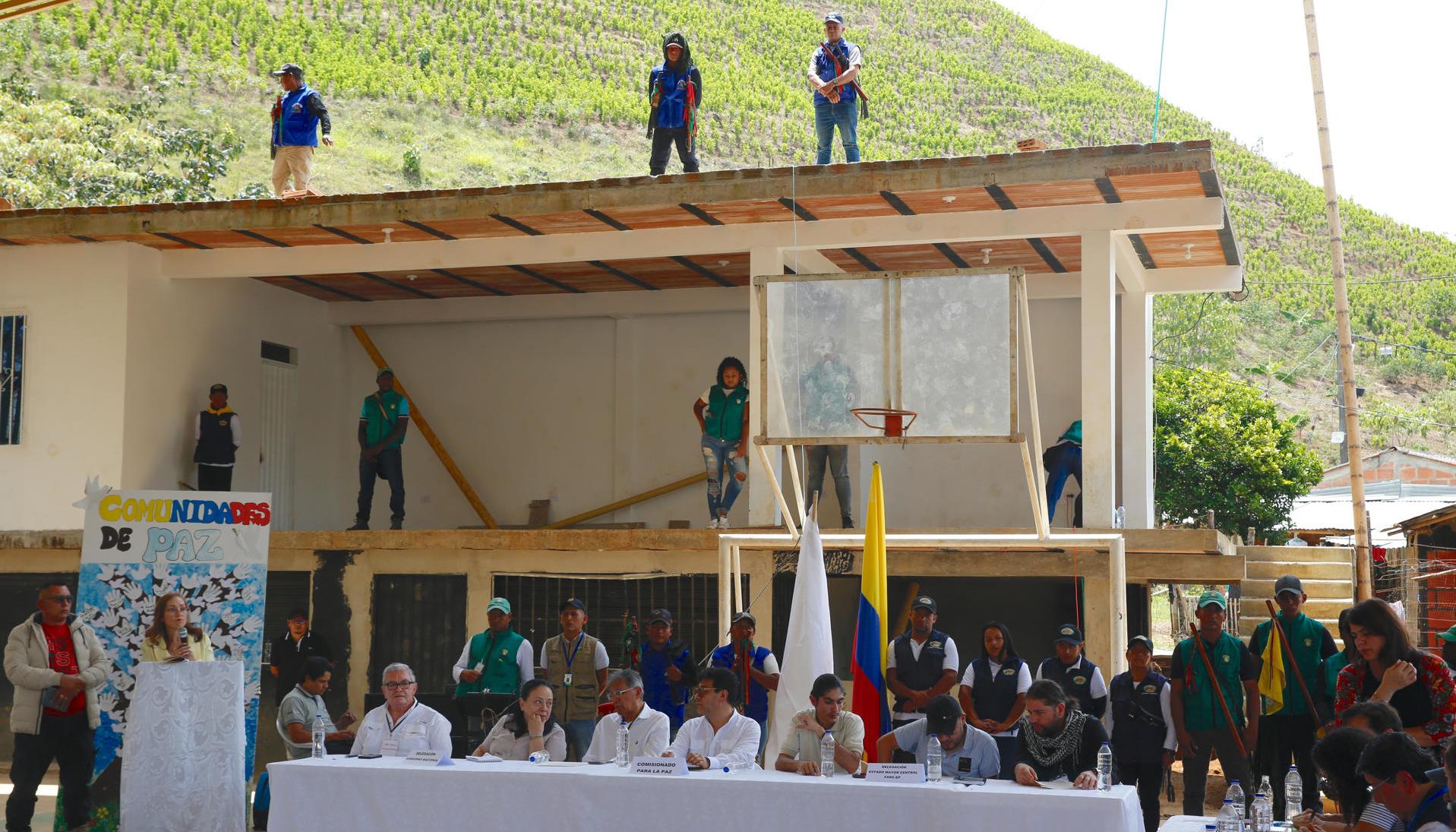 Mesa de diálogo entre el Gobierno y el EMC, el pasado 19 de septiembre.