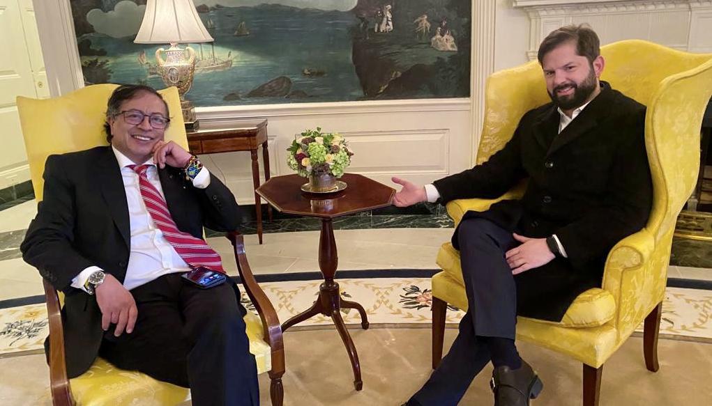 El mandatario Gustavo Petro junto a Gabriel Boric, Presidente de Chile.