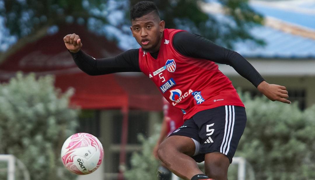 Jhon Vélez será el reemplazo del suspendido Hómer Martínez. 