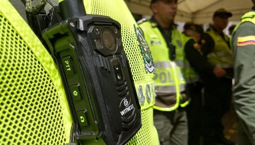 La videocámara o bodycam irá en el pecho del uniformado.