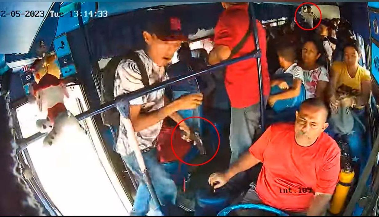 Atraco en bus en la Vía Oriental. 