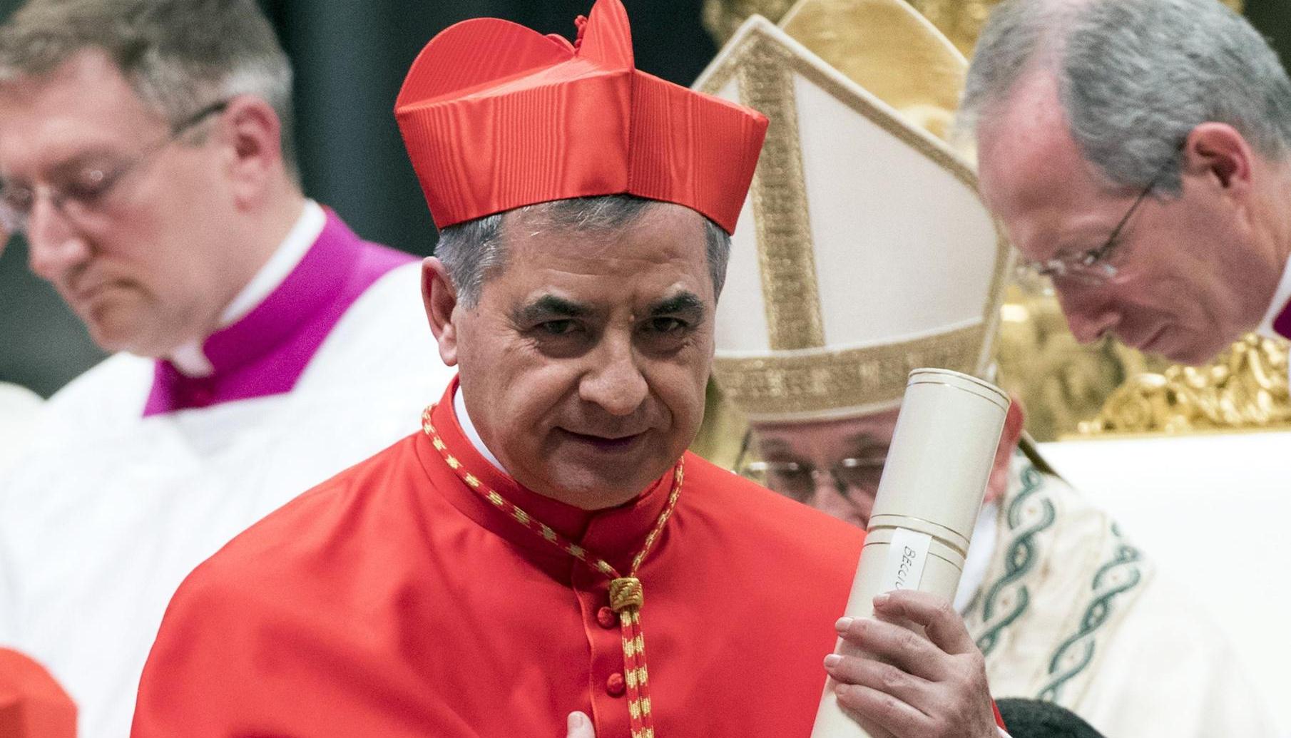 El cardenal Angelo Becciu, condenado a 5 años y medio de cárcel 