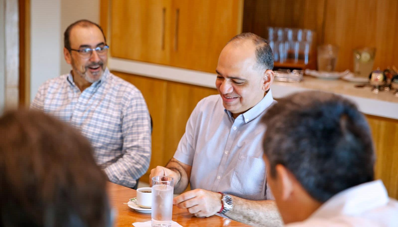 El presidente de la CAF, Sergio Diaz-Granados, y el alcalde electo de Santa Marta, Carlos Pinedo