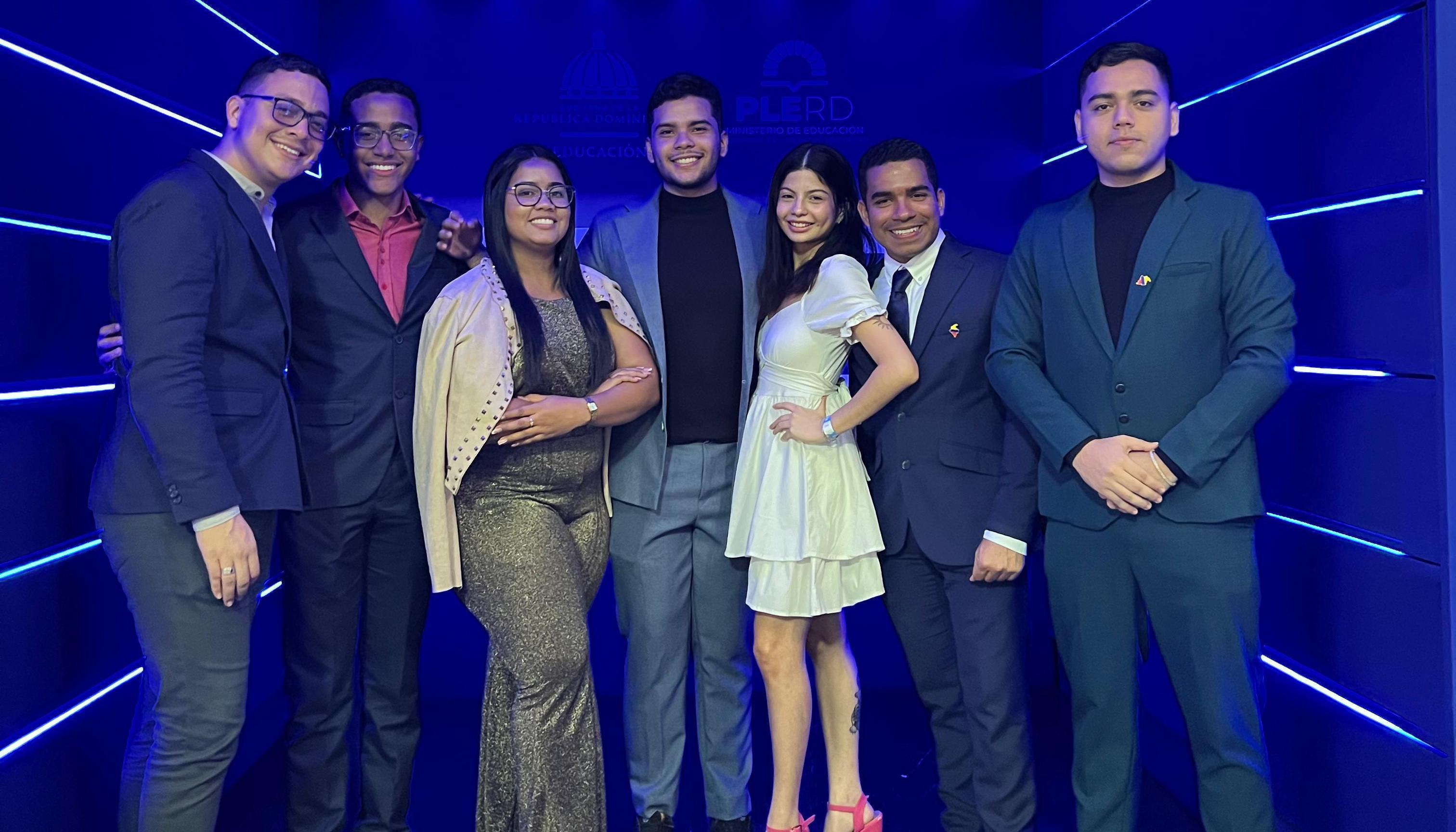 Delegación de jóvenes premiados.