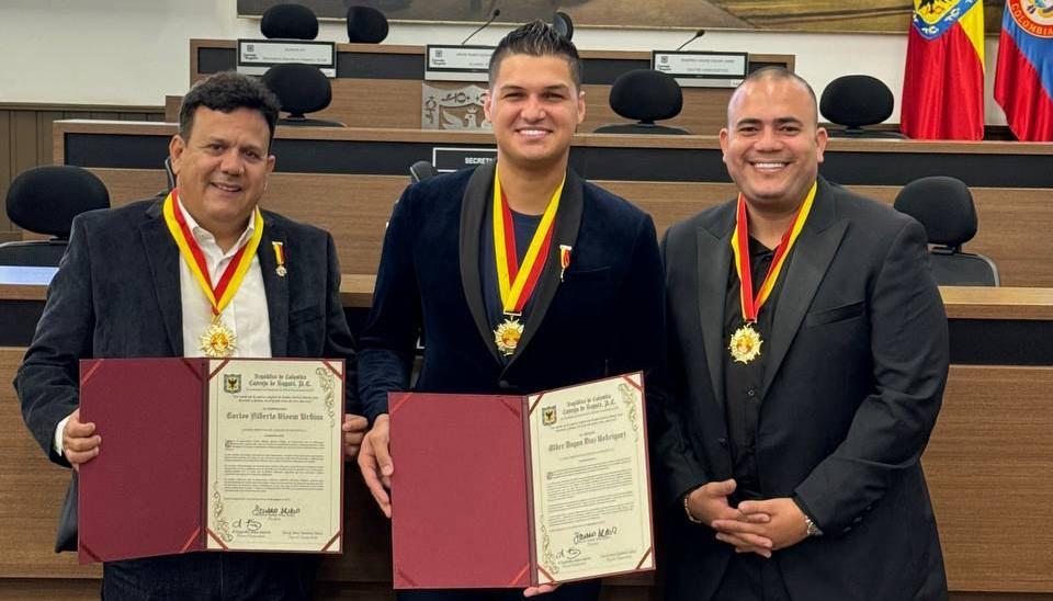 Elder Dayán recibió la Orden Civil al Mérito José Acevedo y Gómez en Bogotá.