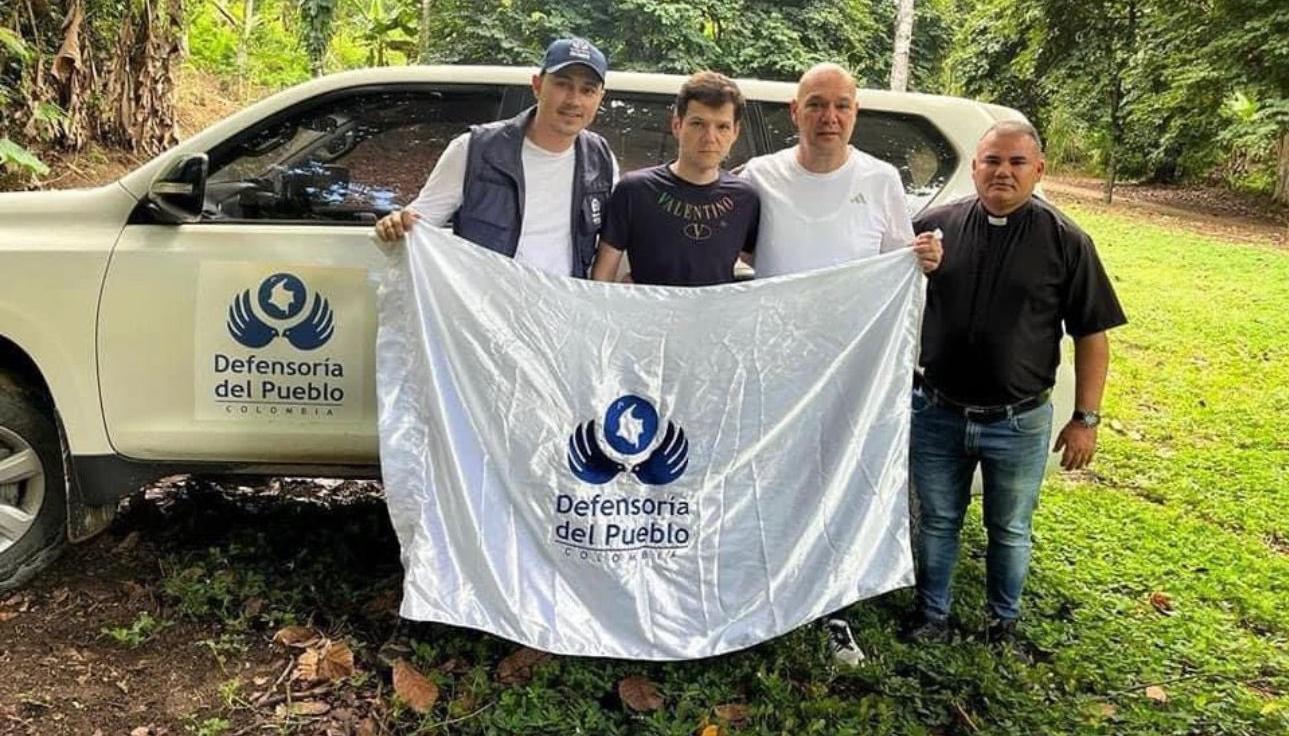 El empresario Fabián Arias minutos después de haber sido entregado a la Defensoría del Pueblo