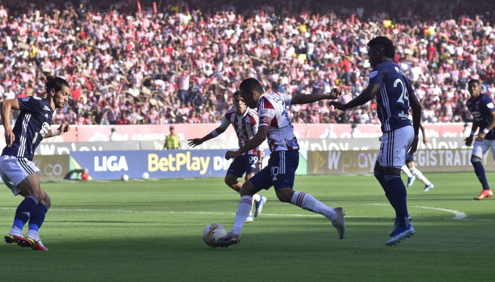 Primer gol de Carlos Bacca