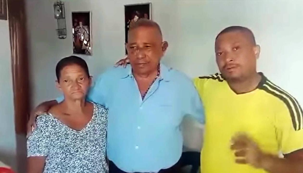 Homero Castillo Jr. aseguró que ha recibido golpes en la calle por lo sucedido.