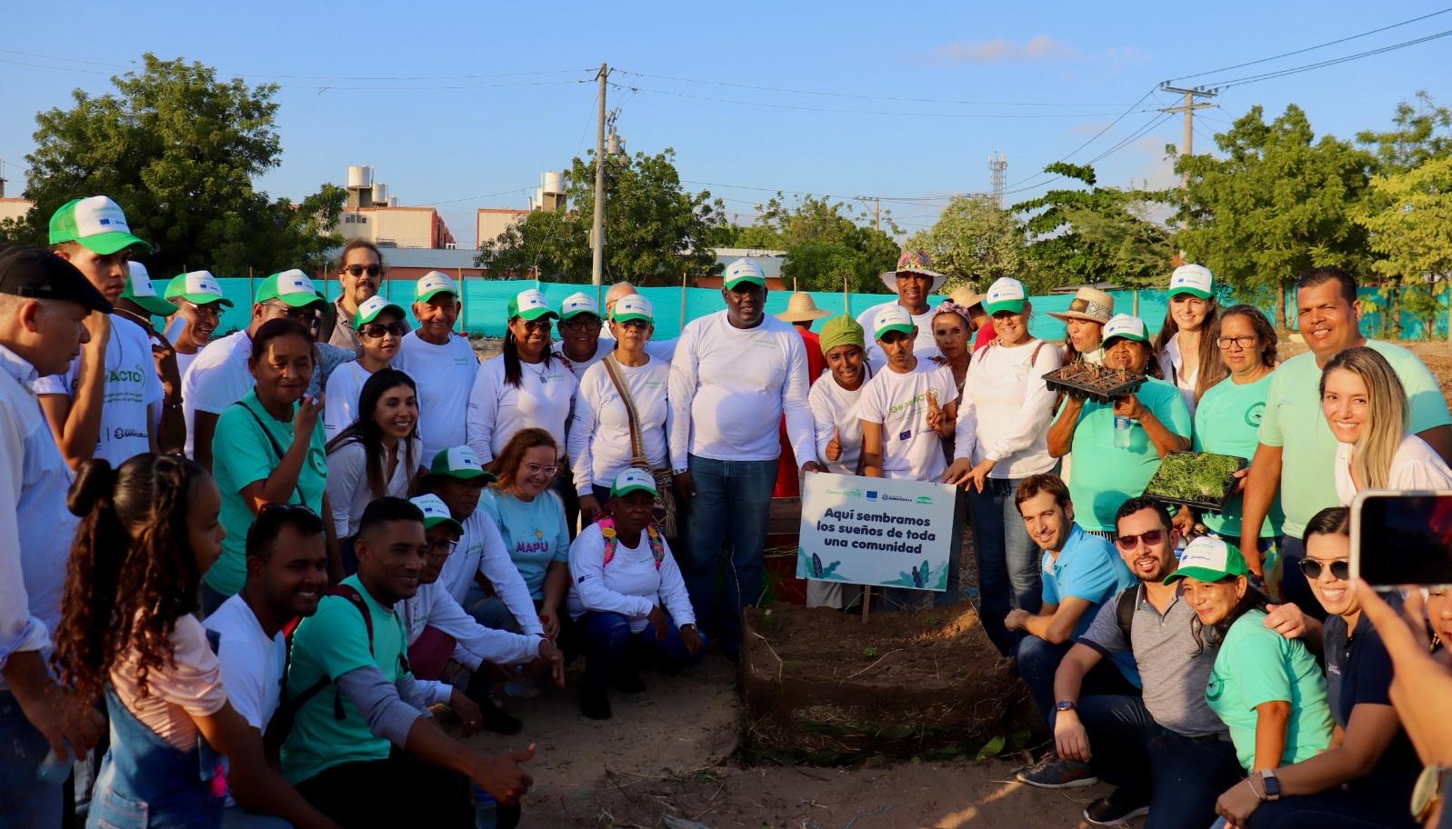Huertas comunitarias en el barrio Las Gardenias. 