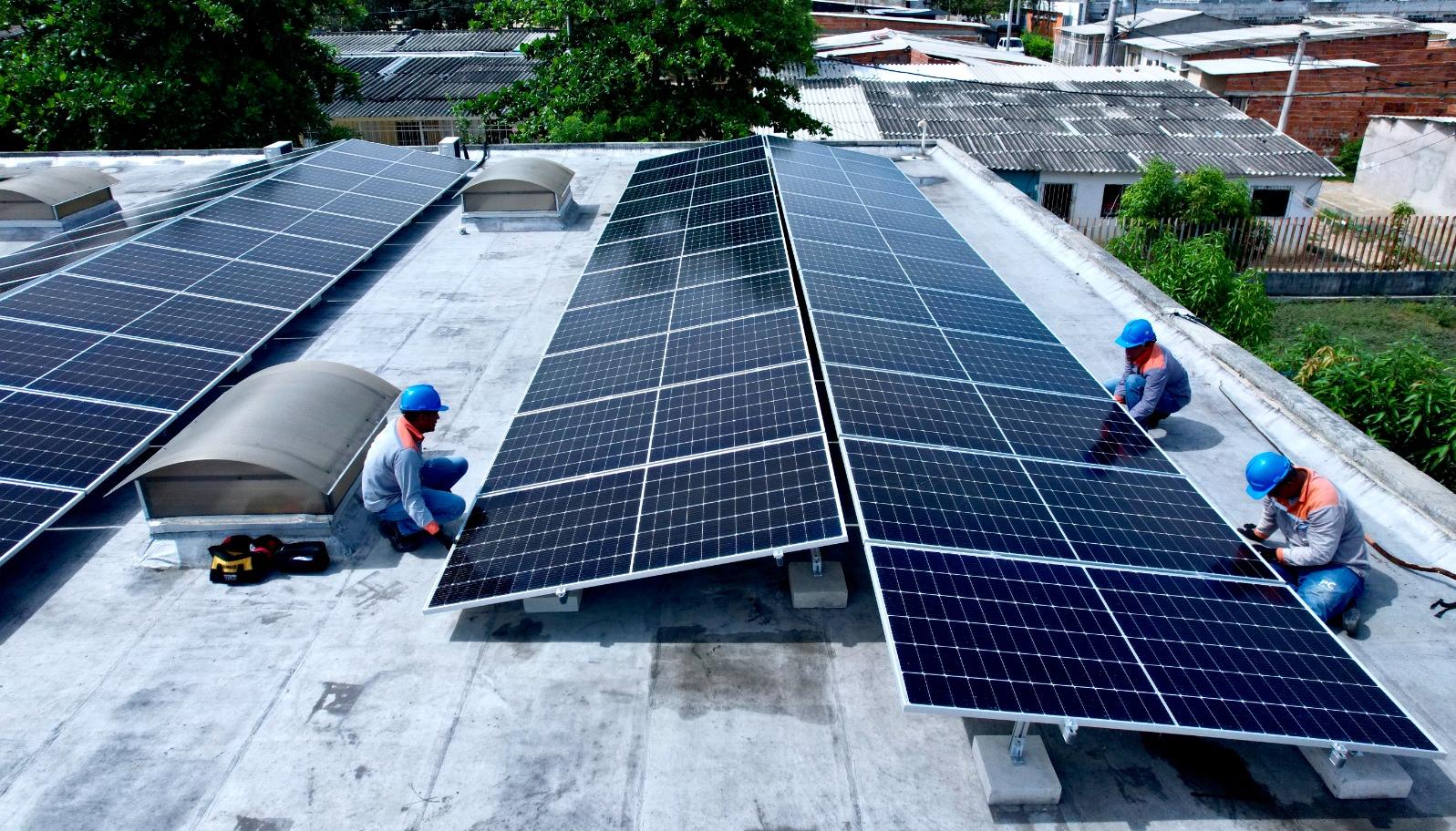 Instalación de paneles solares.
