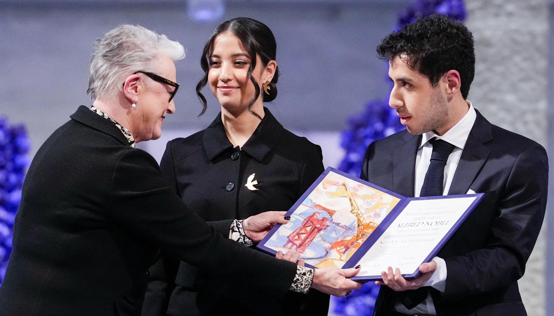 Kiana y Ali Rahmani, sus hijos gemelos de 17 años.