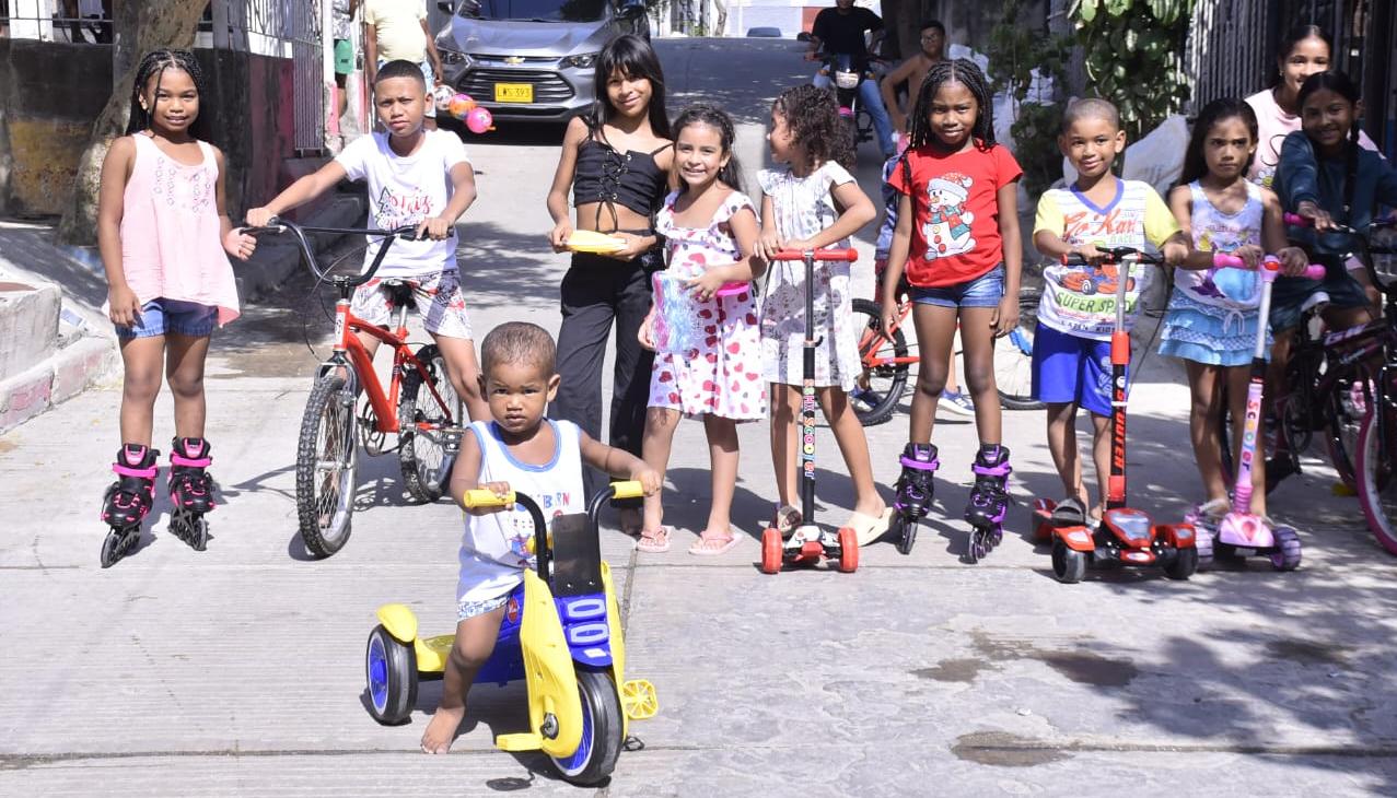 Niños en el barrio La Sierrita.