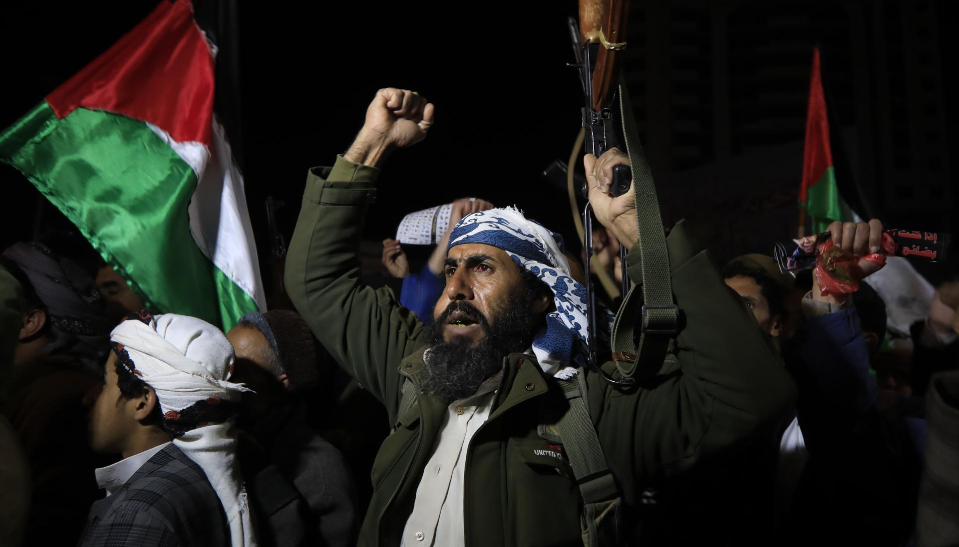 Yemenitas leales a los huties.