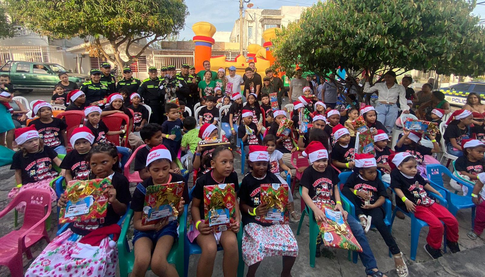 Regalos a niños del sur de Barranquilla.