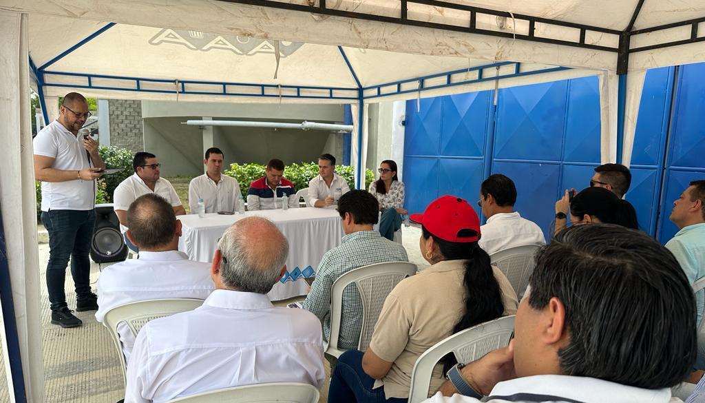 Reunión de Triple A con mandatarios.