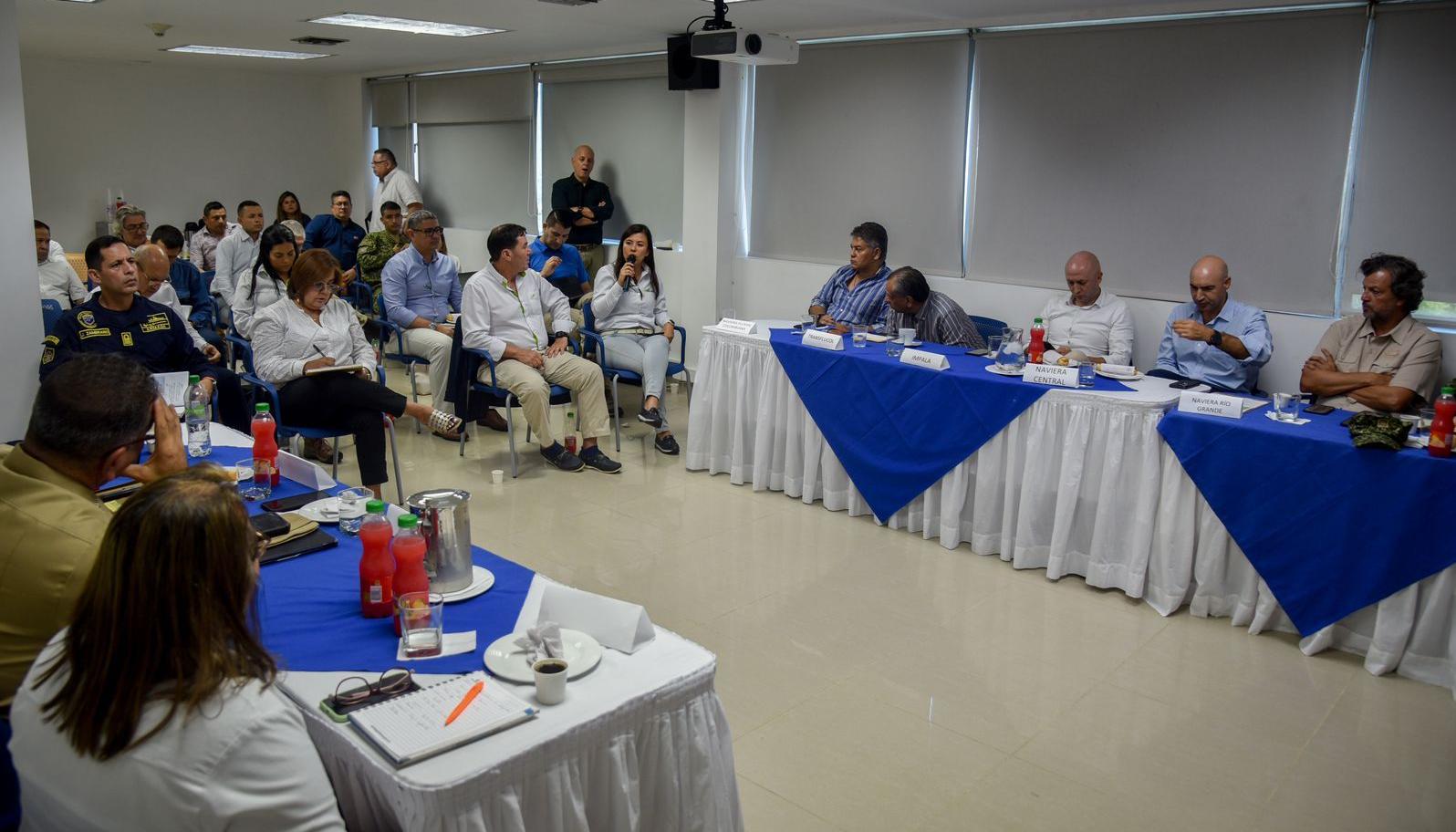 Reunión entre las Fuerzas Miltares y las navieras.