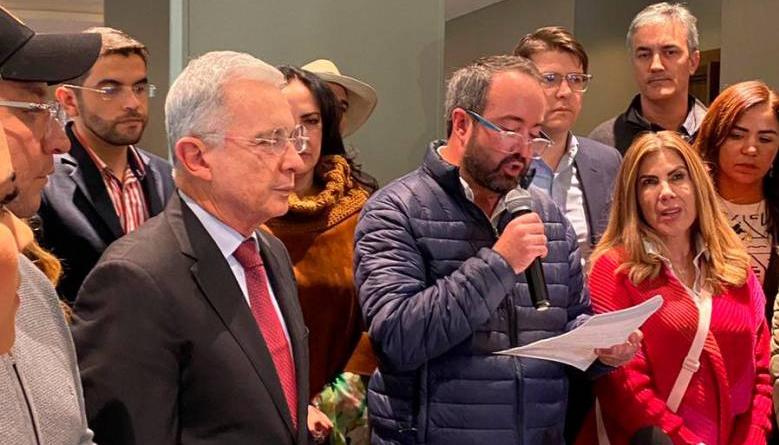 Álvaro Uribe Vélez y Ciro Ramírez.