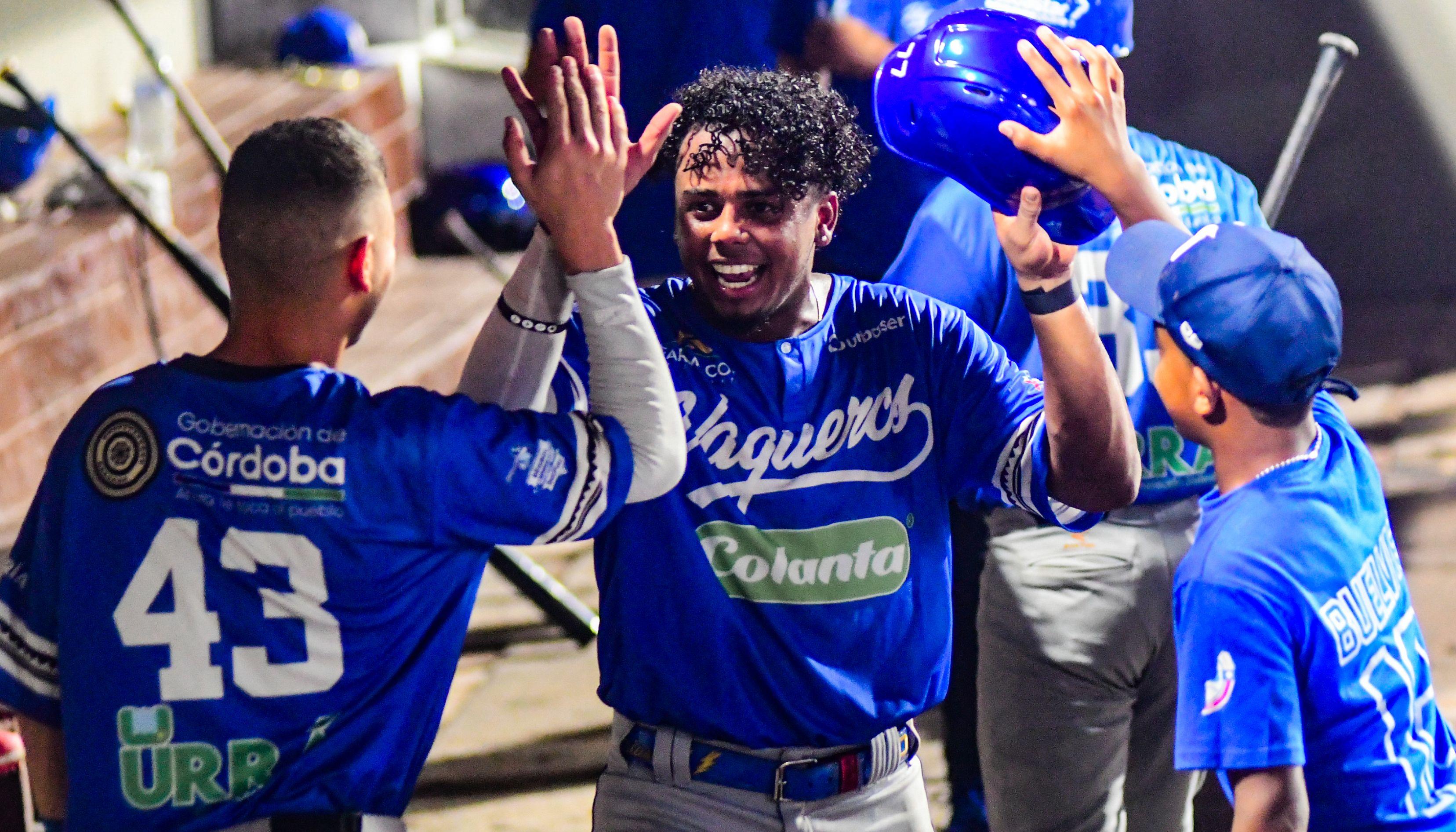 Dayan Frías anotó la primera carrera de Vaqueros ante Caimanes. 