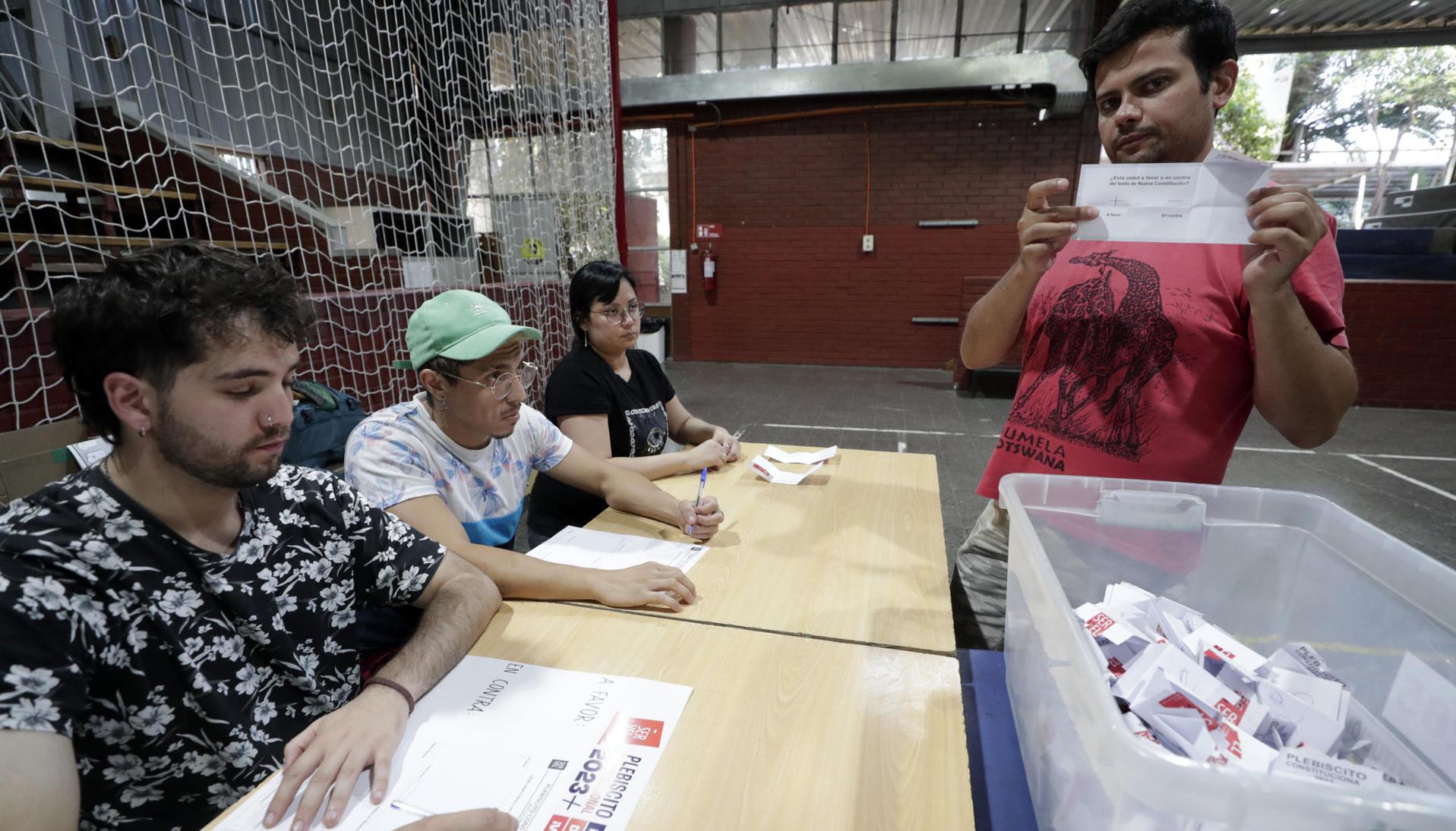 Más de un millón de chilenos votaron.