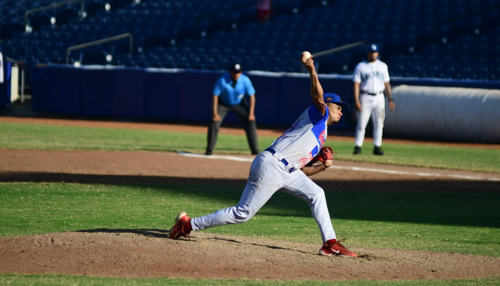 Víctor Vargas lanzó cinco entradas y logró su segunda victoria consecutiva sobre Leones. 