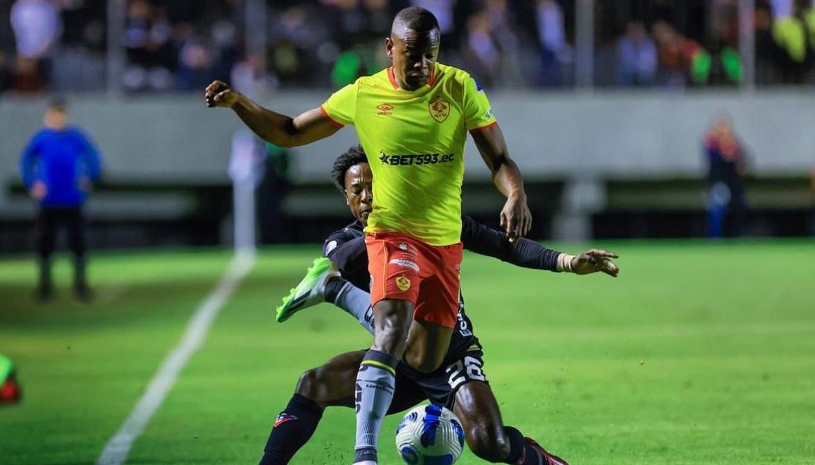 Yerson Candelo viene de jugar en el Aucas de Ecuador.