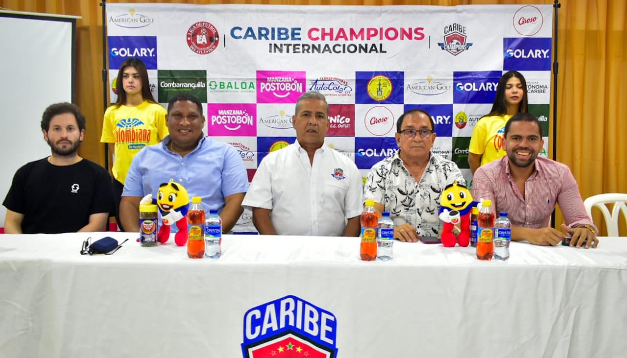Armando 'Ringo' Amaya, Carlos Bolívar y Francisco Sánchez durante el lanzamiento del torneo. 