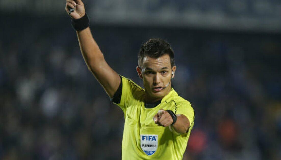 Nicolás Gallo, árbitro internacional de Colombia. 