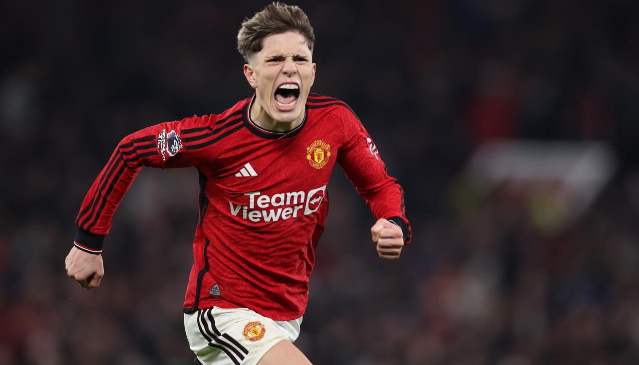 Alejandro Garnacho celebra el gol del empate del Manchester United, segundo en su cuenta personal.
