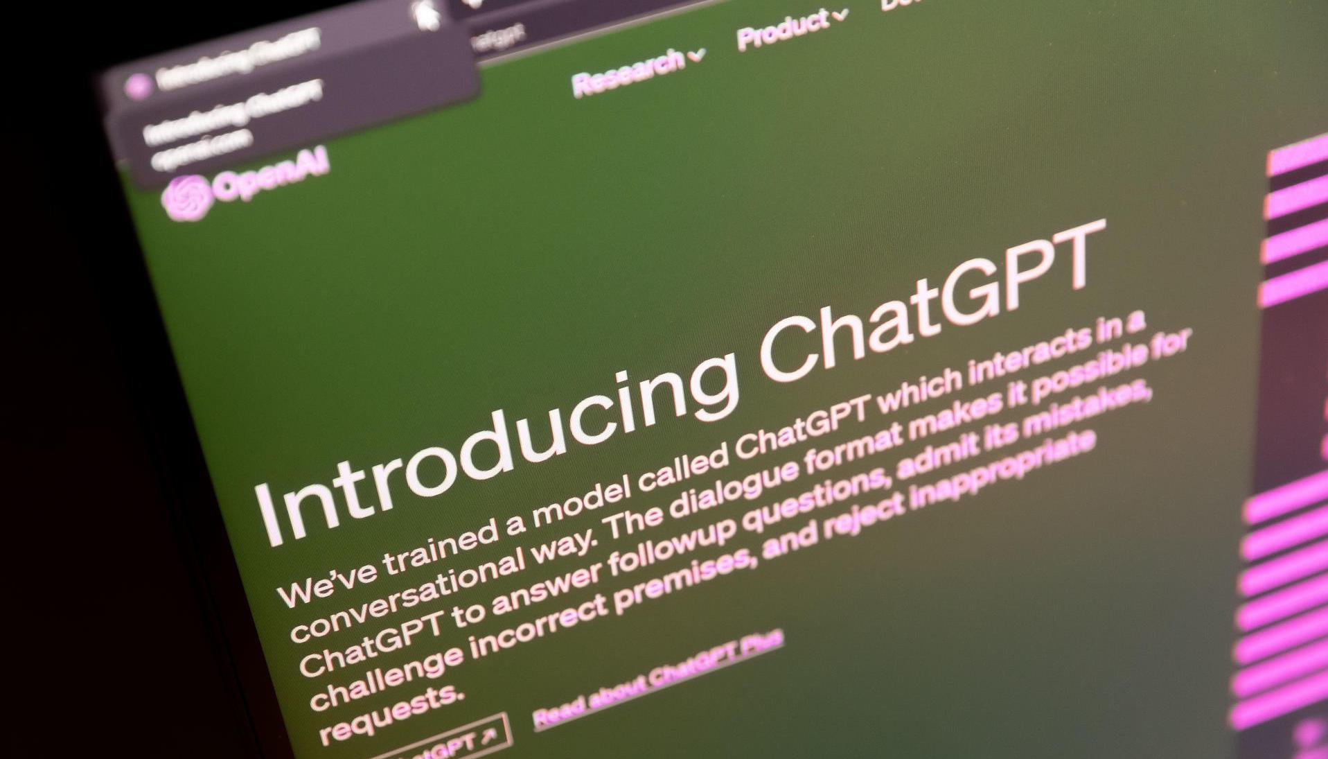 Fotografía de archivo de una pantalla con el sitio web ChatGPT de OpenAI.