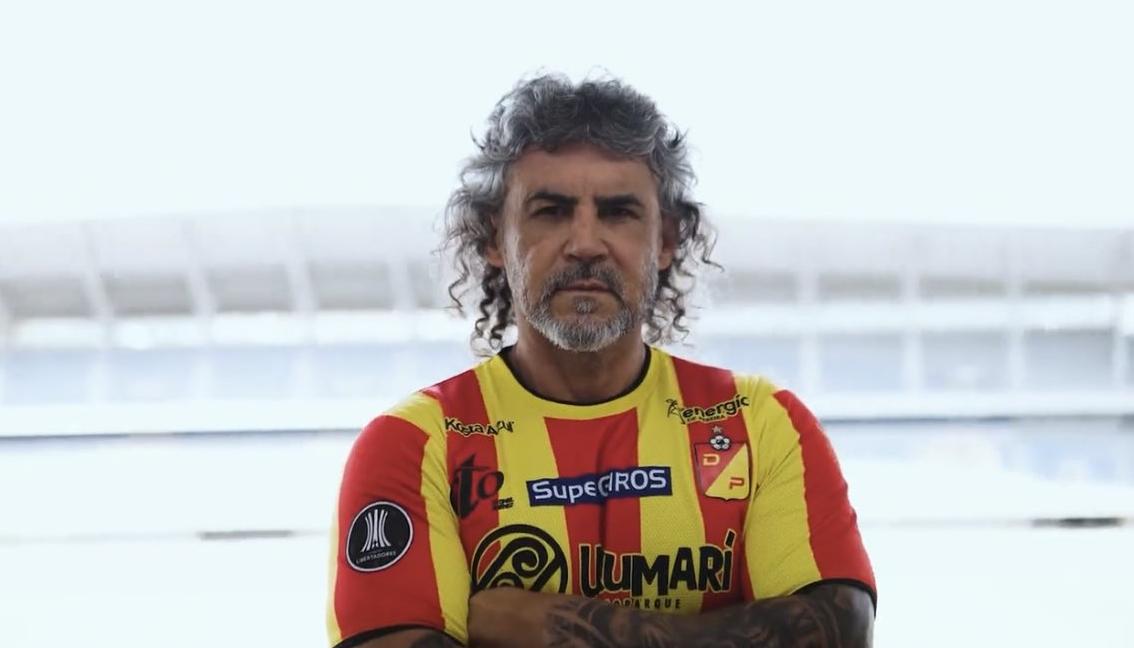 Leonel Álvarez firmó contrato por dos años con el Pereira. 
