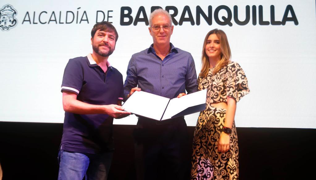 El alcalde Jaime Pumarejo en la exaltación a miembros de la comunidad judía en Barranquilla