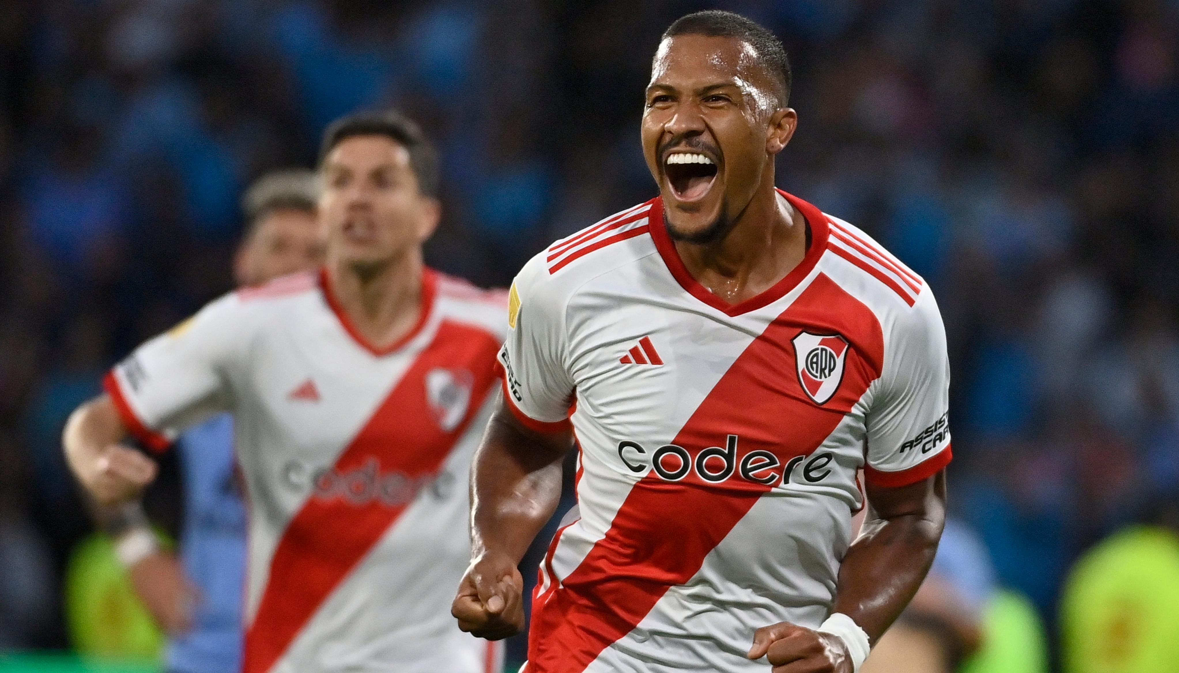 Salomón Rondón marcó 10 goles en un año en River Plate. 
